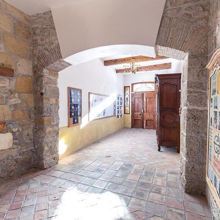 Petit Studio Presbytere Dans L'Eglise Нарбонна Экстерьер фото